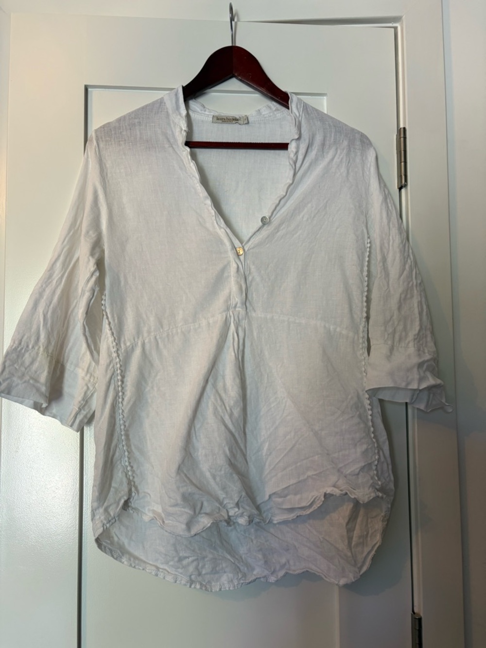 Relaxed White Linen V-Neck Tunic Top